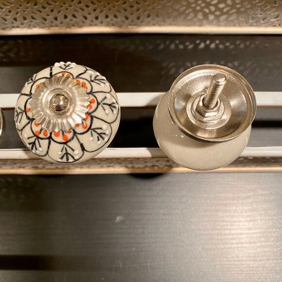 Many sets of 6 new ceramic knobs/pulls - Picture 4 of 5